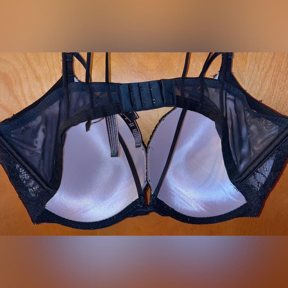 Victorias Secret Bra - Picture 5 of 9